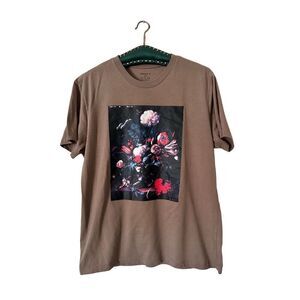 Forever 21 Men’s Short Sleeve Tan Shirt Size Medium Colorful Floral Flower Print